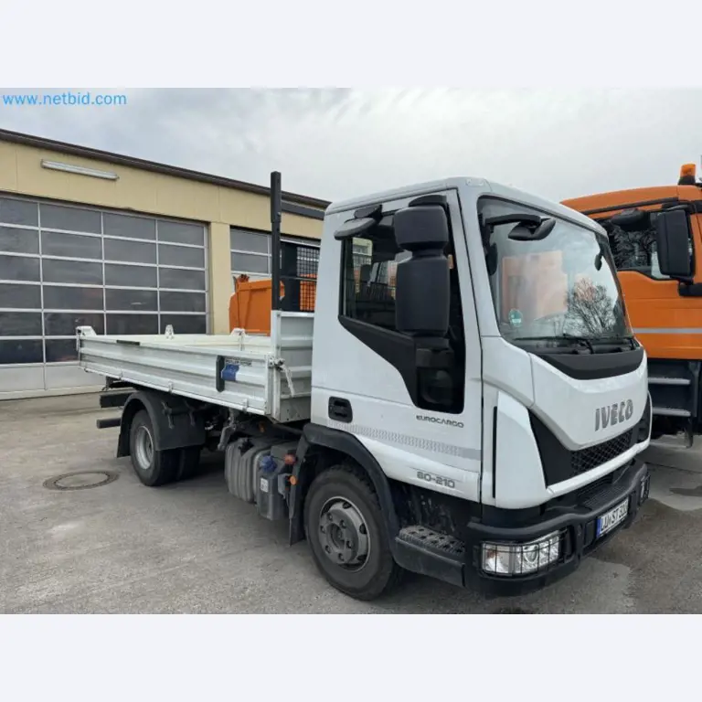 Machines from the building construction and civil engineering sector-11