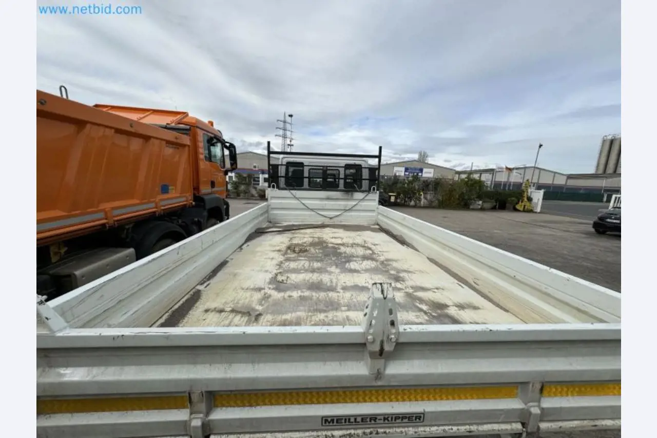 Machines from the building construction and civil engineering sector-16