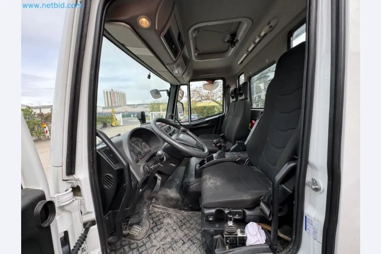 Machines from the building construction and civil engineering sector-17