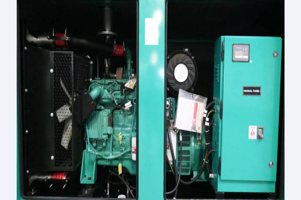 Größtenteils neue, dieselbetriebene Stromgeneratoren sowie ein Spezial Tieflader + 8 x 8 Zugmaschine-2