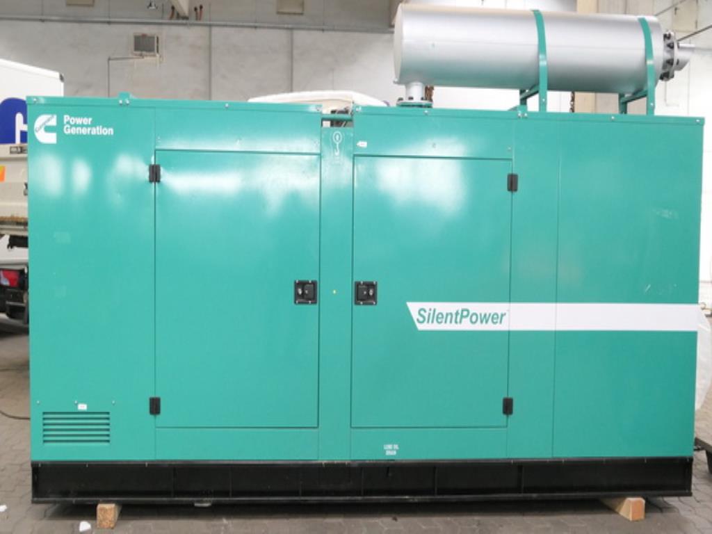 Größtenteils neue, dieselbetriebene Stromgeneratoren sowie ein Spezial Tieflader + 8 x 8 Zugmaschine-1