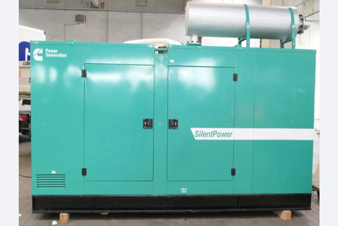 Größtenteils neue, dieselbetriebene Stromgeneratoren sowie ein Spezial Tieflader + 8 x 8 Zugmaschine-1