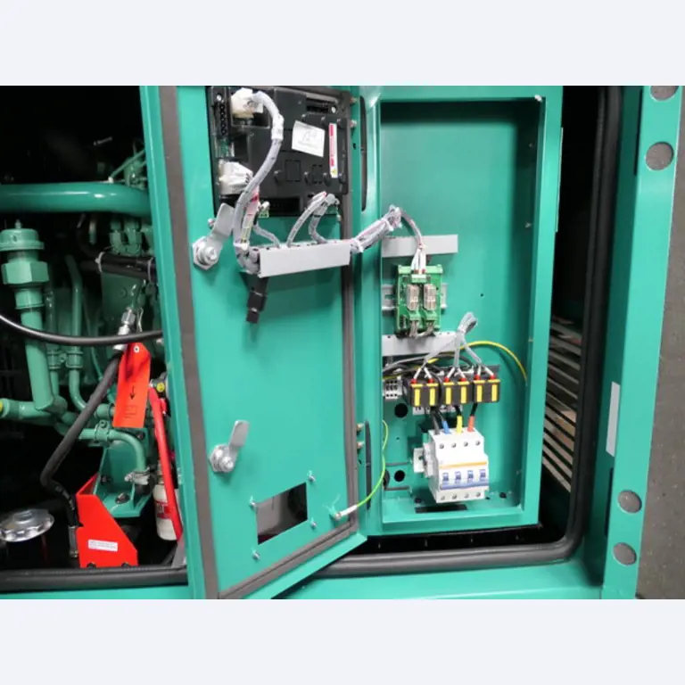 Größtenteils neue, dieselbetriebene Stromgeneratoren sowie ein Spezial Tieflader + 8 x 8 Zugmaschine-4