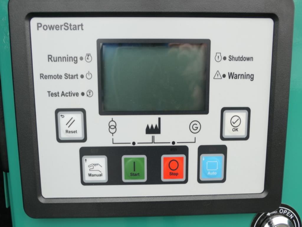Größtenteils neue, dieselbetriebene Stromgeneratoren sowie ein Spezial Tieflader + 8 x 8 Zugmaschine-6