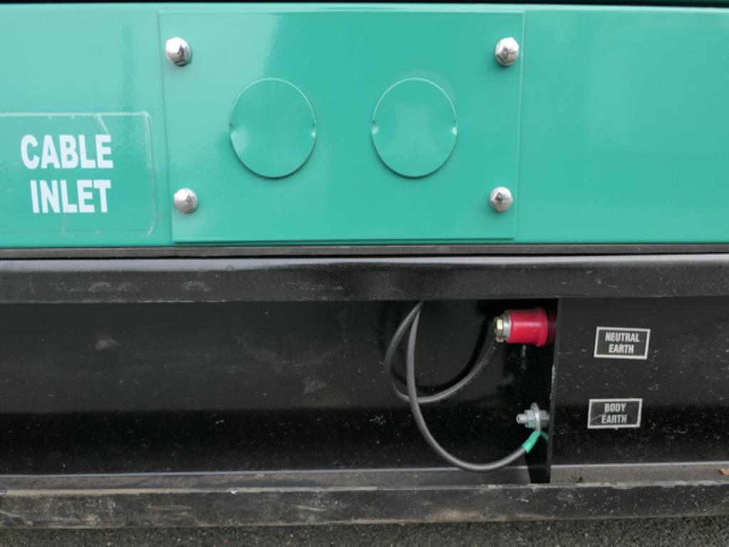 Größtenteils neue, dieselbetriebene Stromgeneratoren sowie ein Spezial Tieflader + 8 x 8 Zugmaschine-12