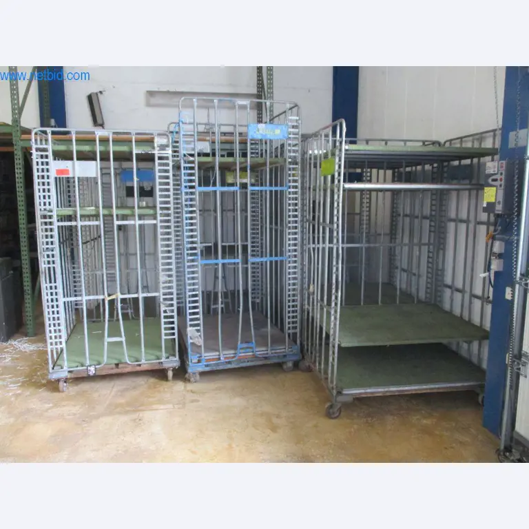 Nákladní automobily a provozní zařízení-2