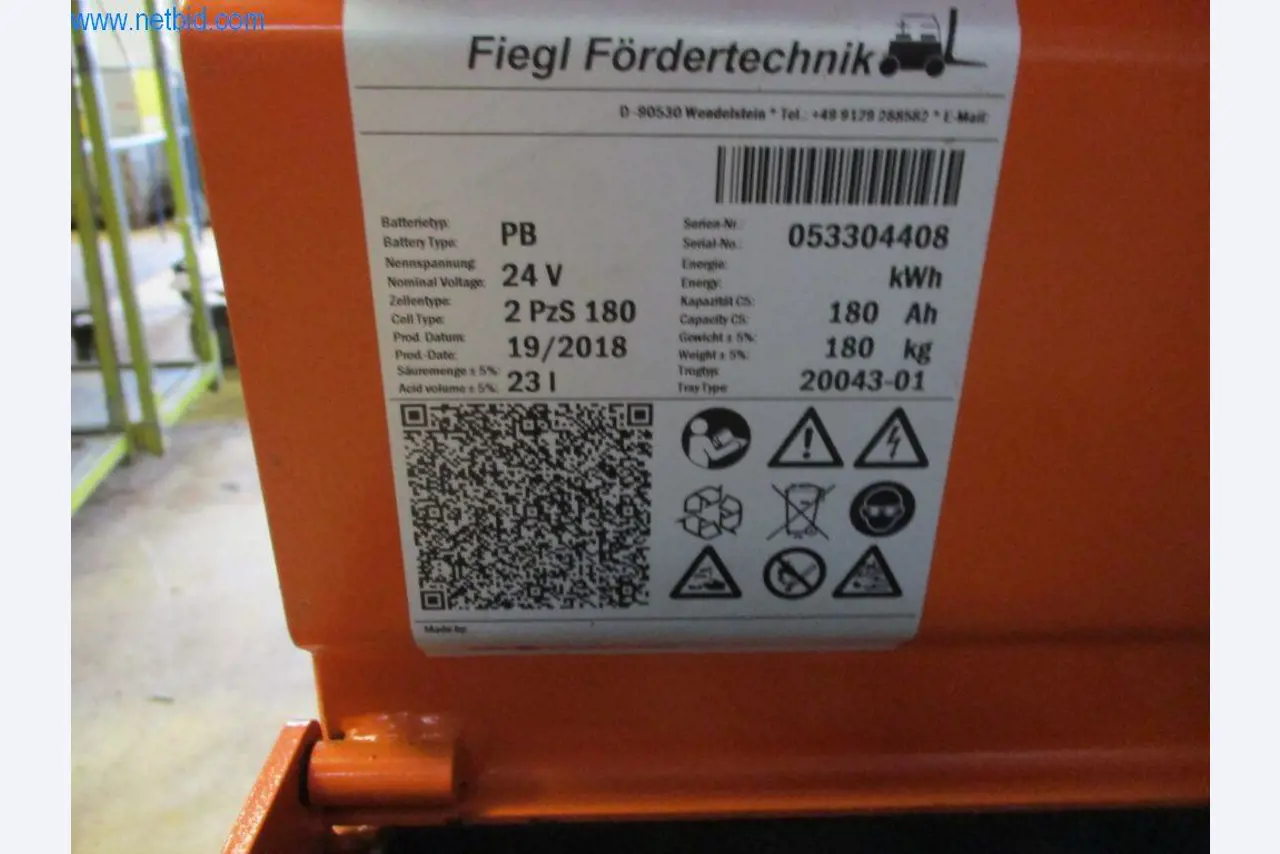 Vrachtwagens en bedrijfsuitrusting-4