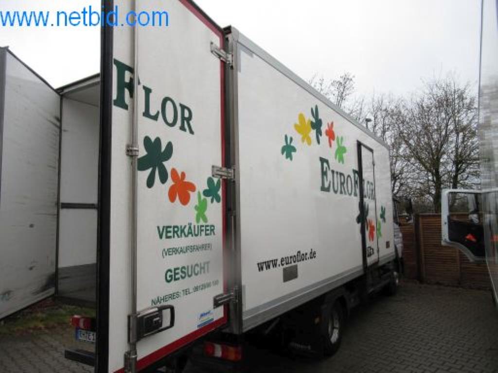 Ciężarówki i sprzęt operacyjny-4