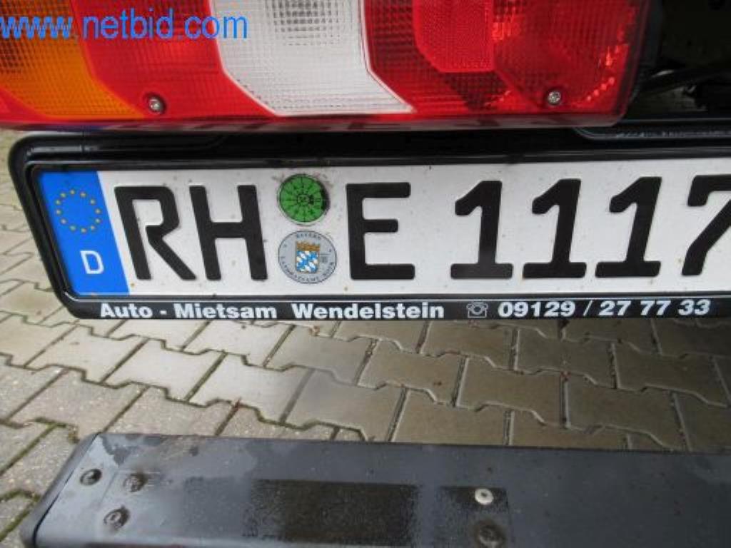 Ciężarówki i sprzęt operacyjny-6