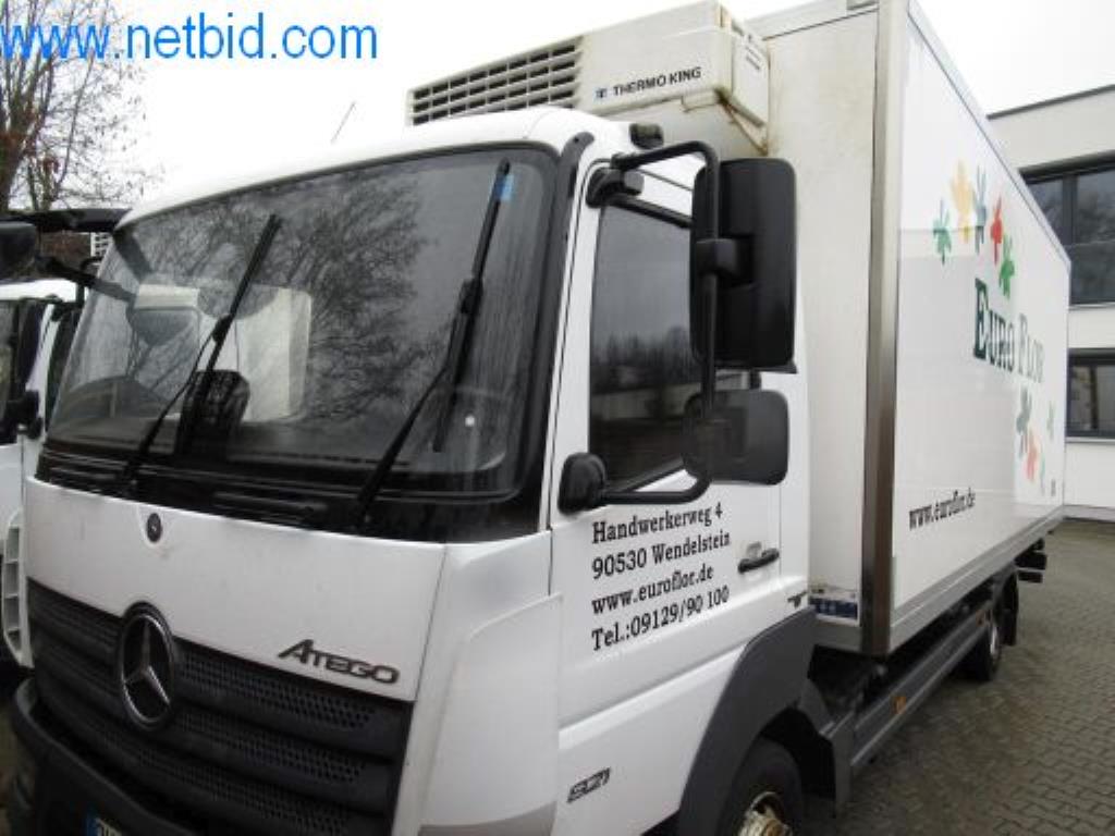 Ciężarówki i sprzęt operacyjny-8