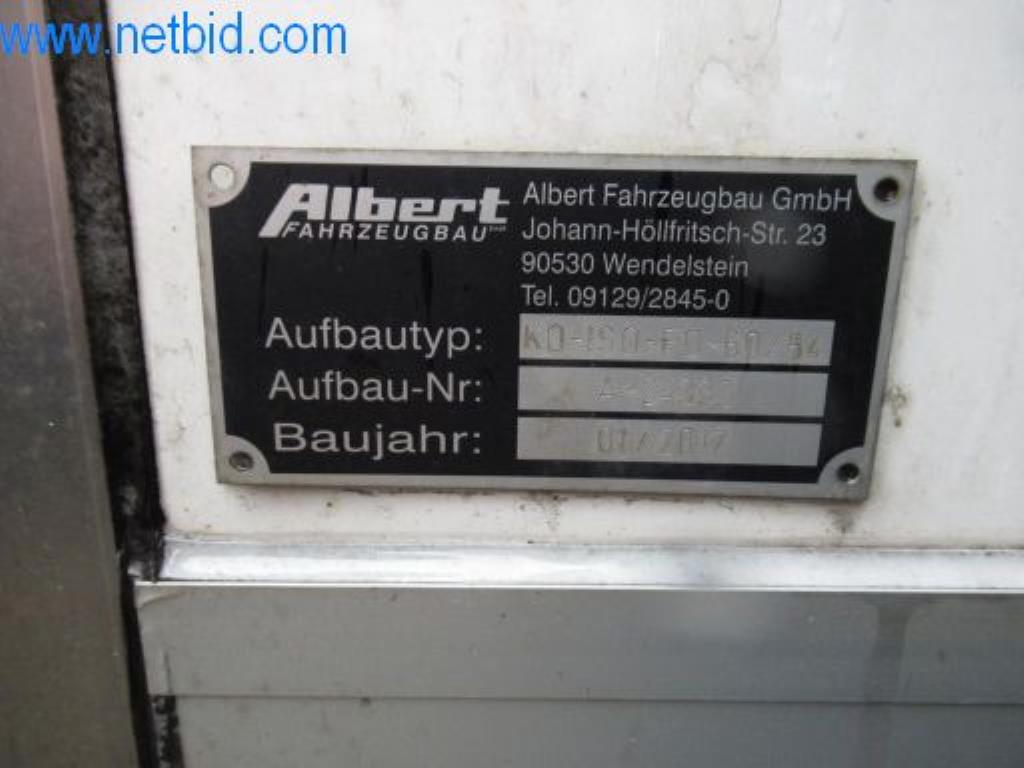 Ciężarówki i sprzęt operacyjny-9