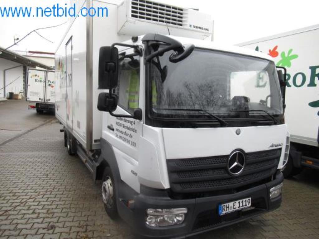 Ciężarówki i sprzęt operacyjny-2