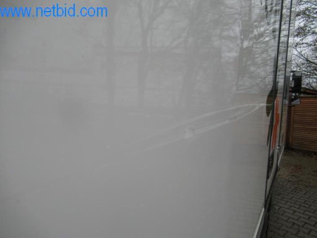 Ciężarówki i sprzęt operacyjny-7