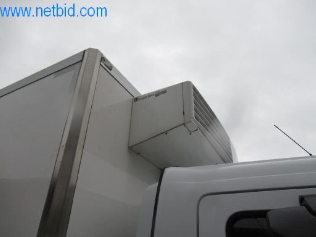 Ciężarówki i sprzęt operacyjny-8