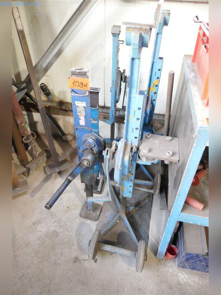 Stroje, provozní a kancelářské vybavení, zásoby, montážní materiál a vozidla-3