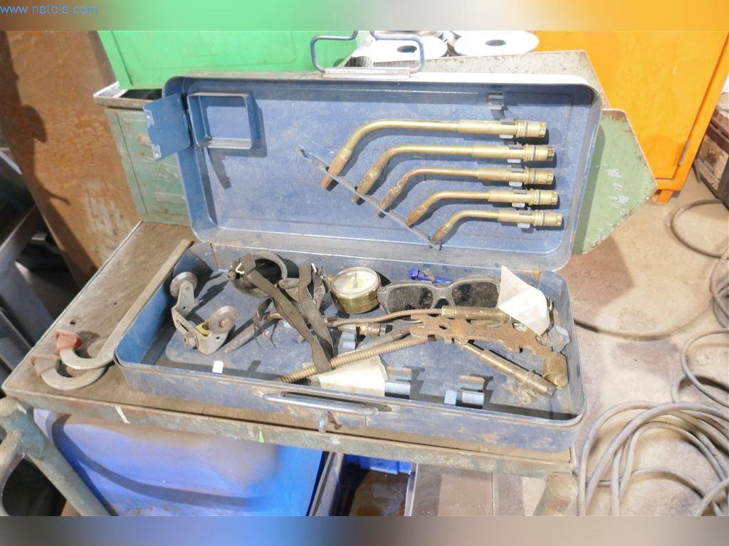 Stroje, provozní a kancelářské vybavení, zásoby, montážní materiál a vozidla-2