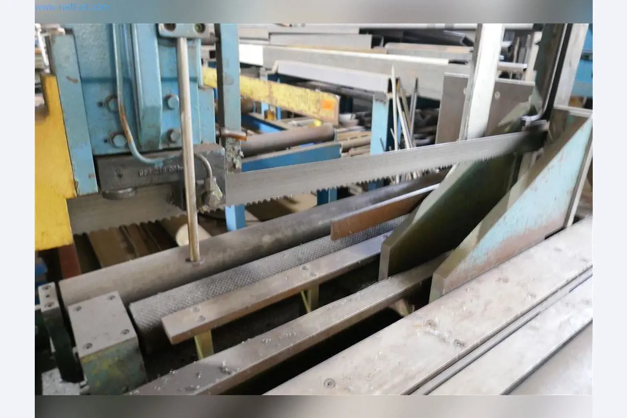 Máquinas, equipamento operacional e de escritório, existências, materiais de montagem e veículos (divisão Construção Metálica)-7