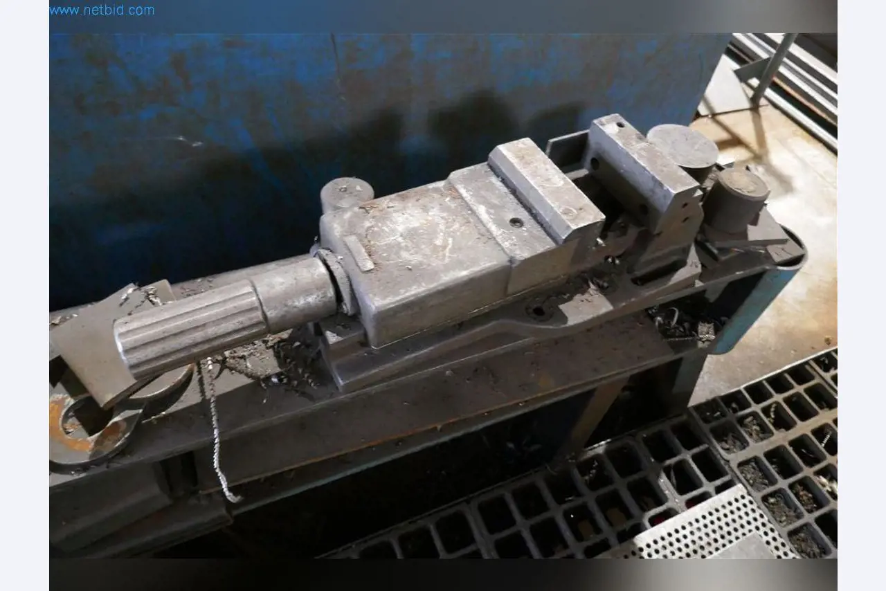 Machines, bedrijfs- en kantooruitrusting, voorraden, assemblagematerialen en voertuigen-10