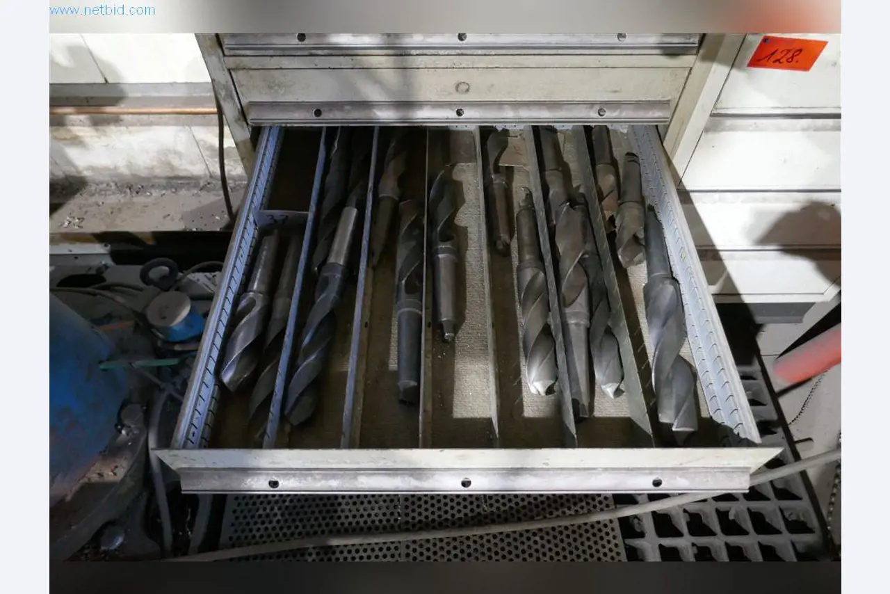 Machines, bedrijfs- en kantooruitrusting, voorraden, assemblagematerialen en voertuigen-20
