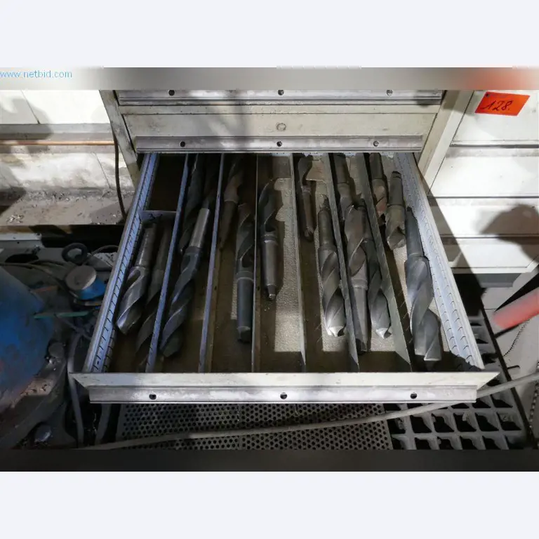Machines, bedrijfs- en kantooruitrusting, voorraden, assemblagematerialen en voertuigen-20