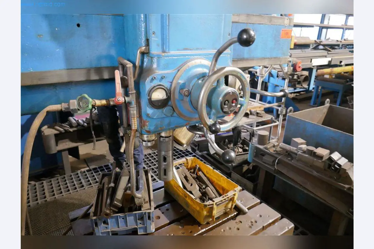 Machines, bedrijfs- en kantooruitrusting, voorraden, assemblagematerialen en voertuigen-7