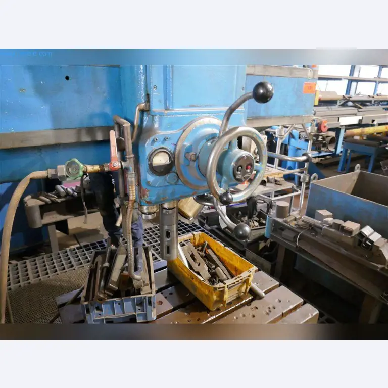 Machines, bedrijfs- en kantooruitrusting, voorraden, assemblagematerialen en voertuigen-7