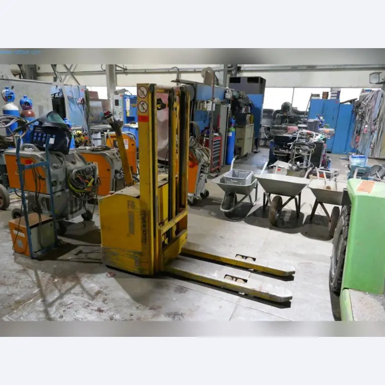 Machinery, operating and office equipment, inventories, assembly materials and vehicles (steel construction sector)-1