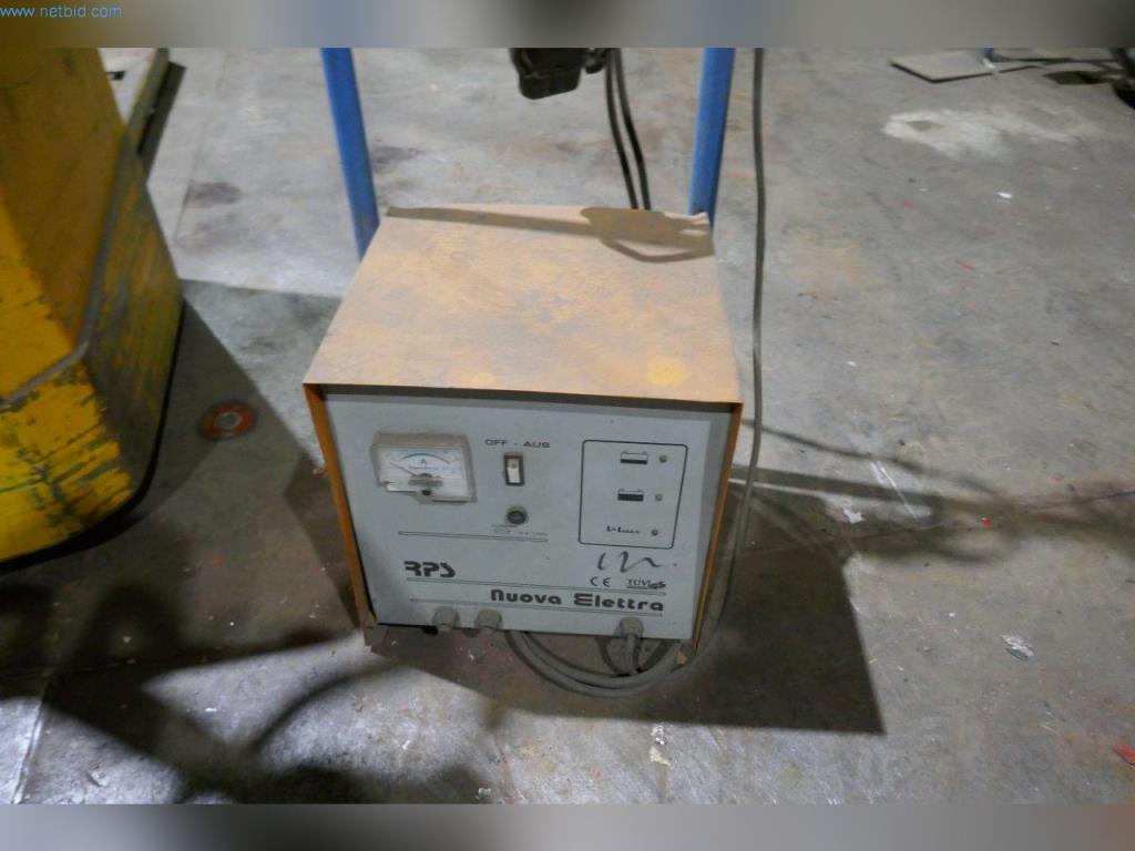 Stroje, provozní a kancelářské vybavení, zásoby, montážní materiál a vozidla-2