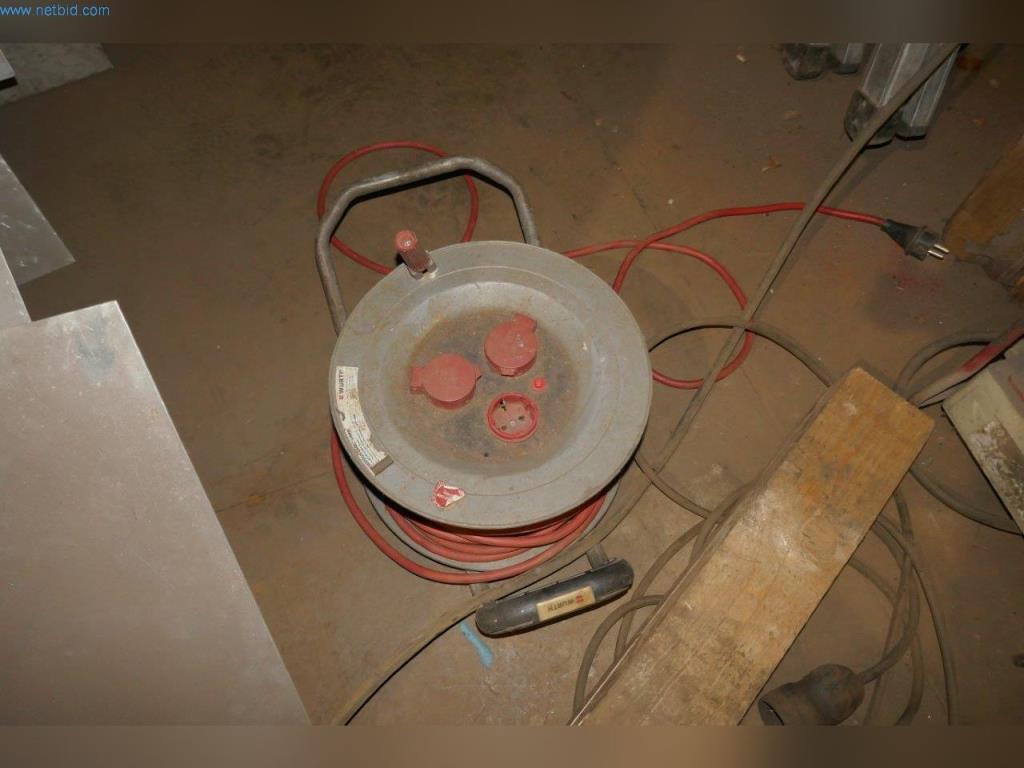 Stroje, provozní a kancelářské vybavení, zásoby, montážní materiál a vozidla-6