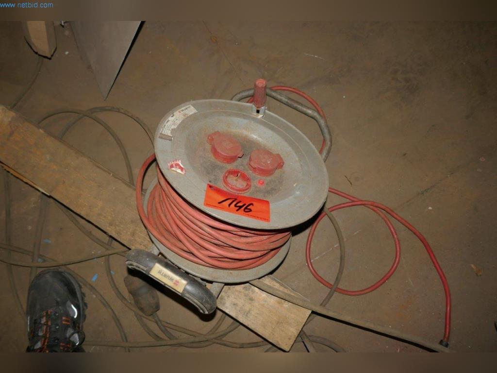 Stroje, provozní a kancelářské vybavení, zásoby, montážní materiál a vozidla-8