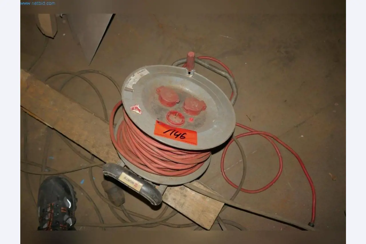 Machinery, operating and office equipment, inventories, assembly materials and vehicles (steel construction sector)-8