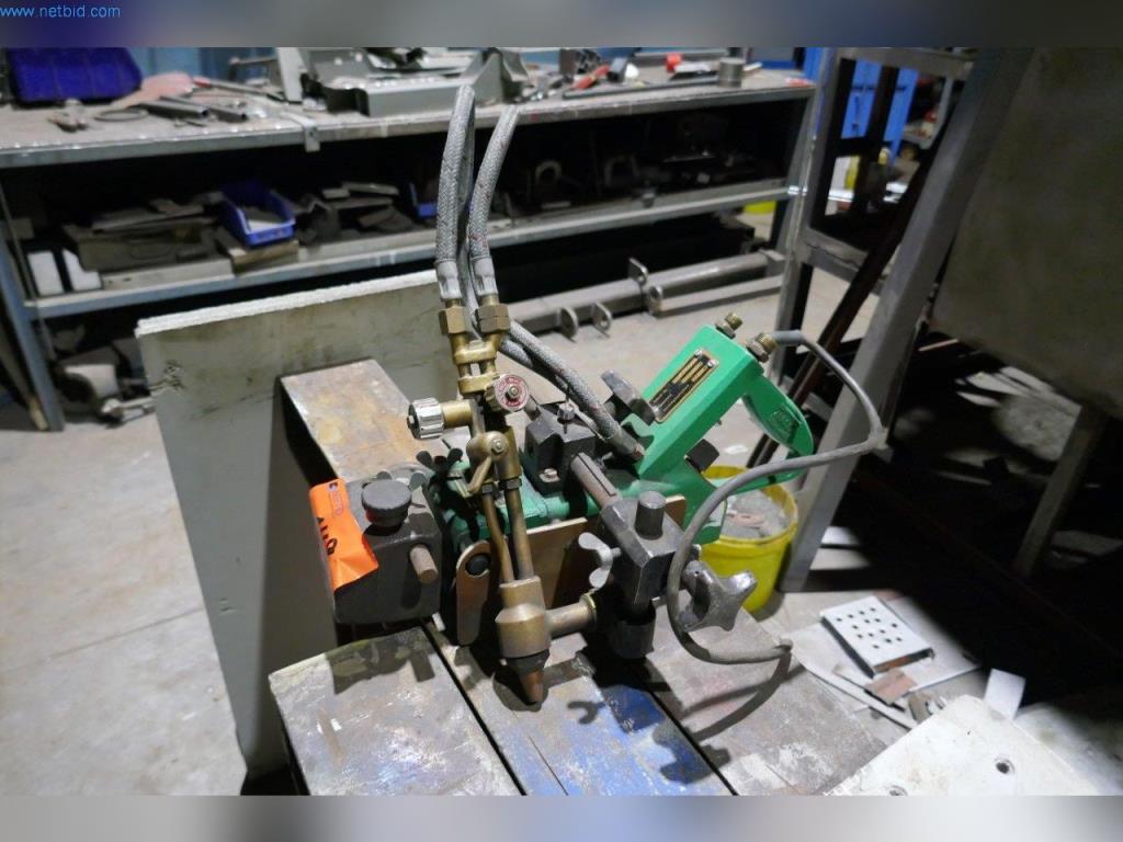 Stroje, provozní a kancelářské vybavení, zásoby, montážní materiál a vozidla-1