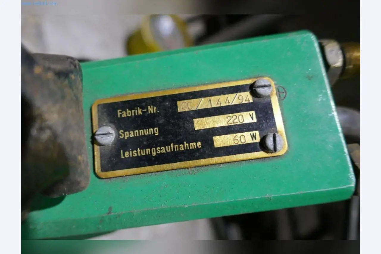 Stroje, provozní a kancelářské vybavení, zásoby, montážní materiál a vozidla-3