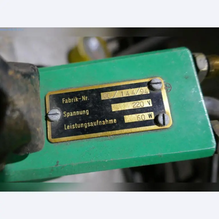 Stroje, provozní a kancelářské vybavení, zásoby, montážní materiál a vozidla-3