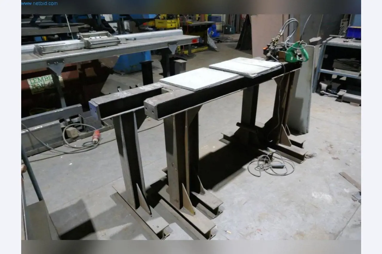 Maquinaria, equipos operativos y de oficina, existencias, materiales de montaje y vehículos-1