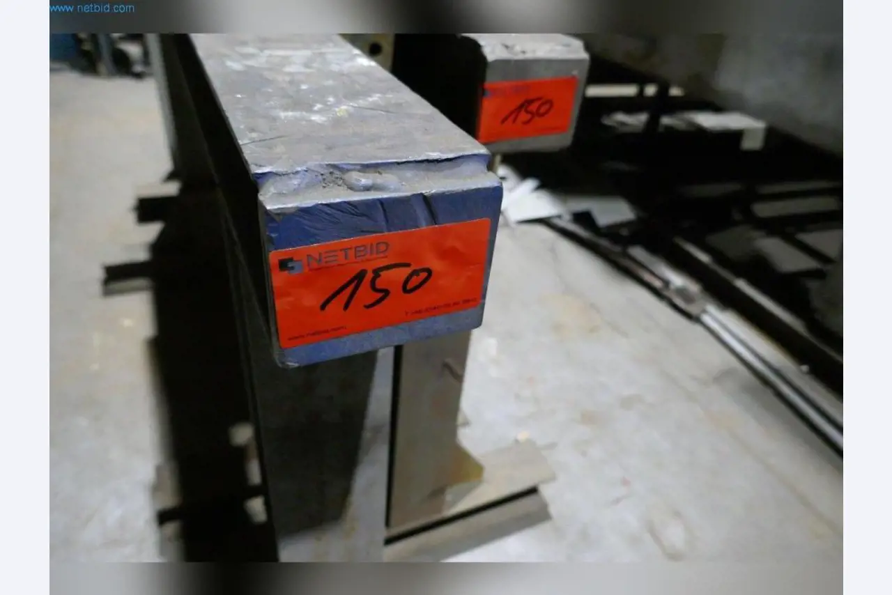 Maquinaria, equipos operativos y de oficina, existencias, materiales de montaje y vehículos-2