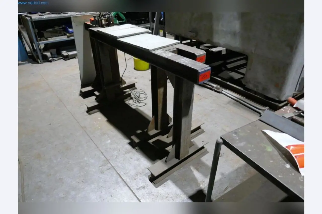 Maquinaria, equipos operativos y de oficina, existencias, materiales de montaje y vehículos-3