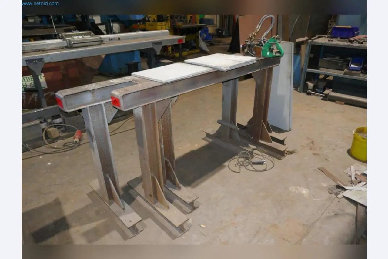 Maquinaria, equipos operativos y de oficina, existencias, materiales de montaje y vehículos-4