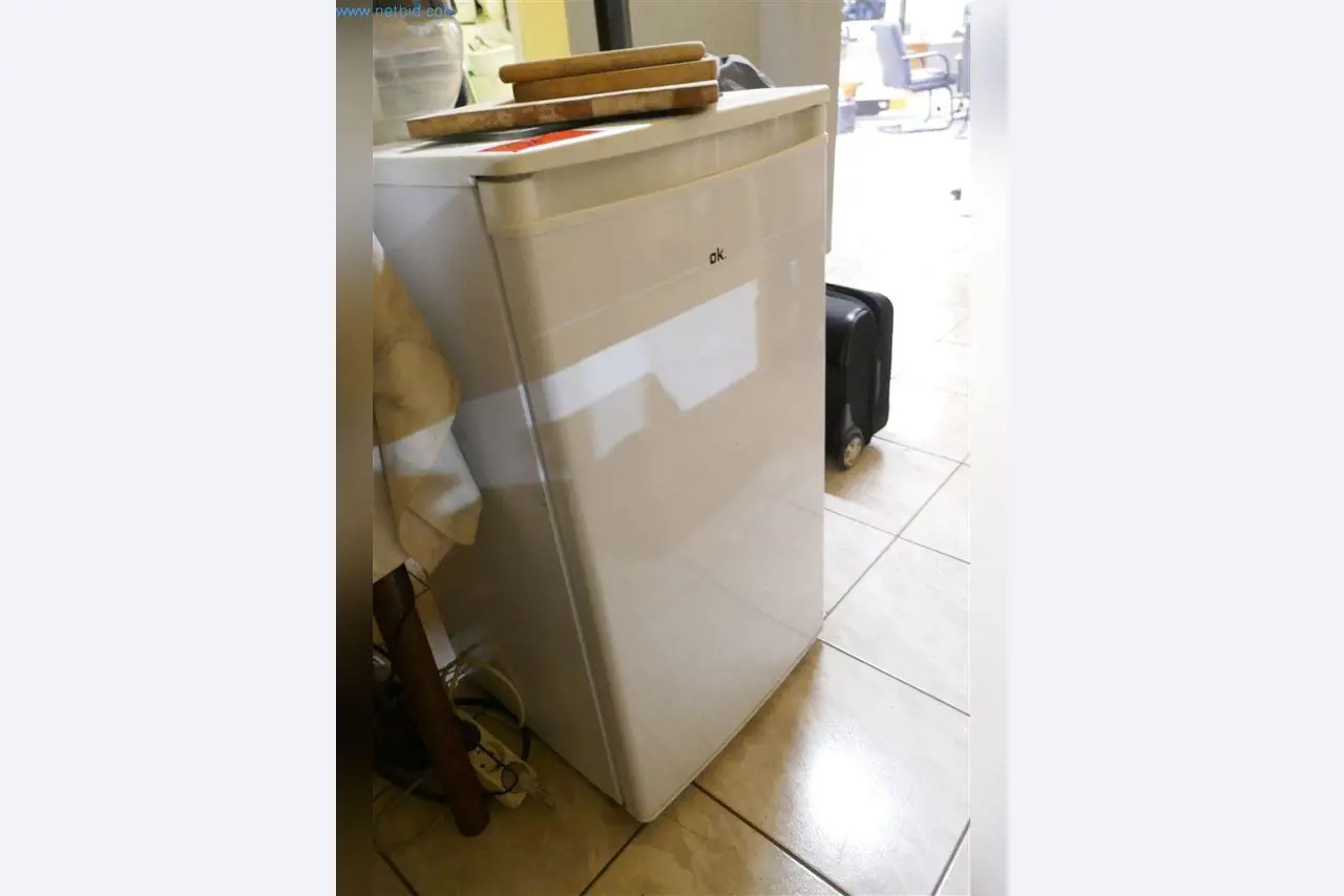 Stroji, poslovna in pisarniška oprema, zaloge, montažni material in vozila-1