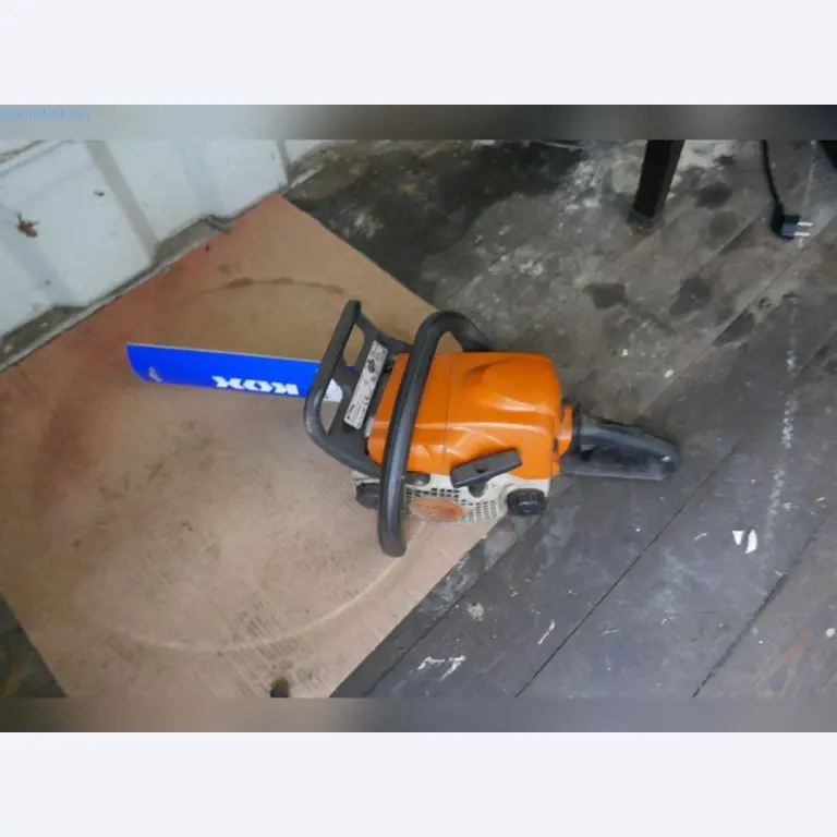 Stroje, provozní a kancelářské vybavení, zásoby, montážní materiál a vozidla-1