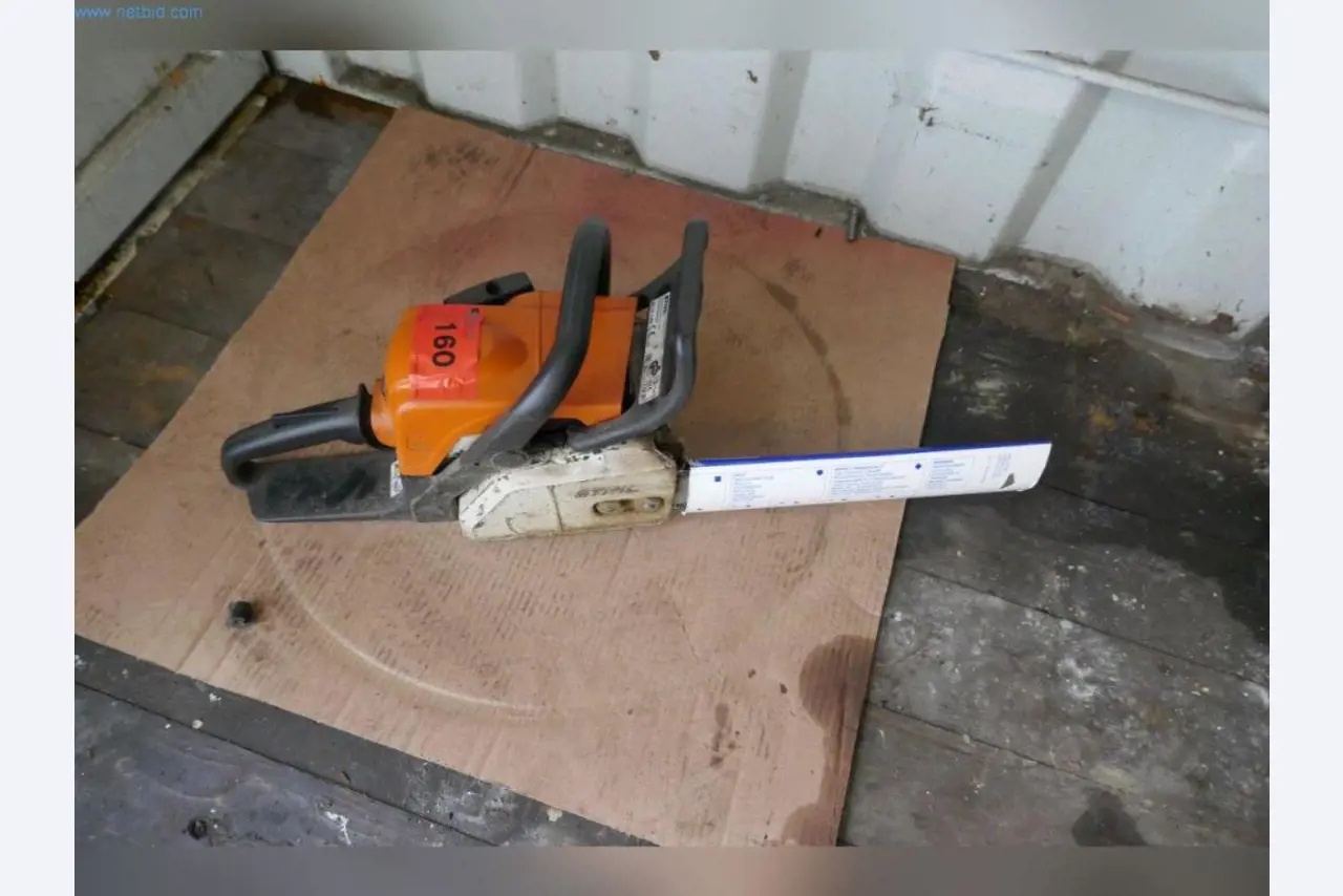 Stroje, provozní a kancelářské vybavení, zásoby, montážní materiál a vozidla-3