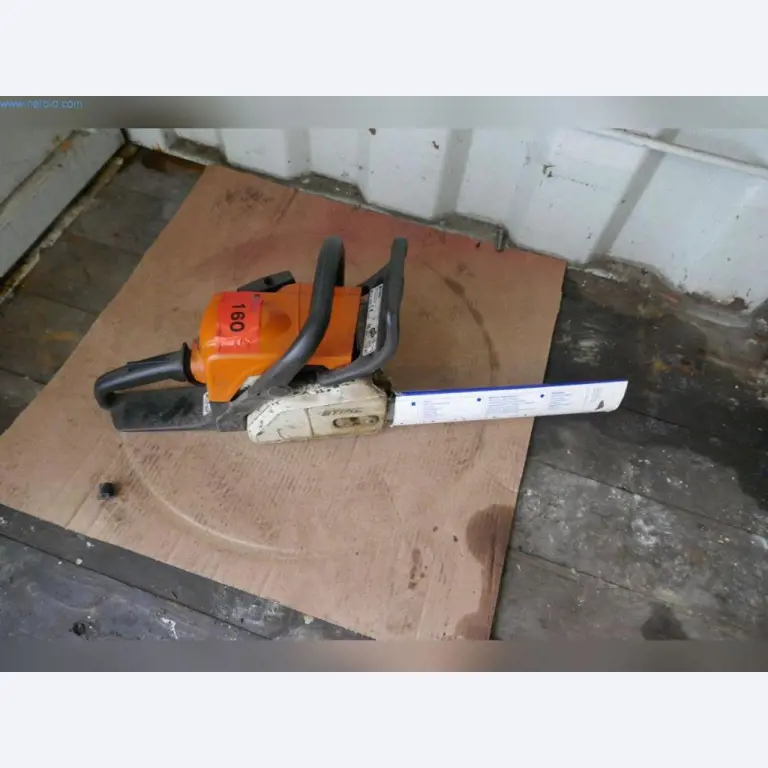 Stroje, provozní a kancelářské vybavení, zásoby, montážní materiál a vozidla-3