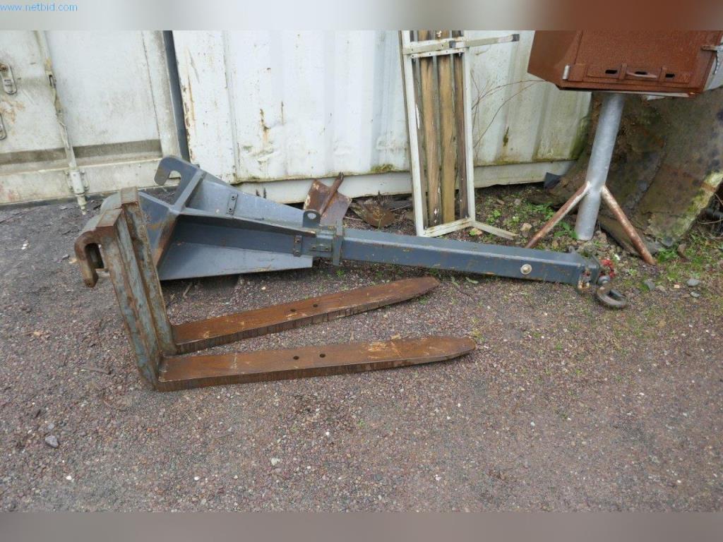 Stroje, provozní a kancelářské vybavení, zásoby, montážní materiál a vozidla-1