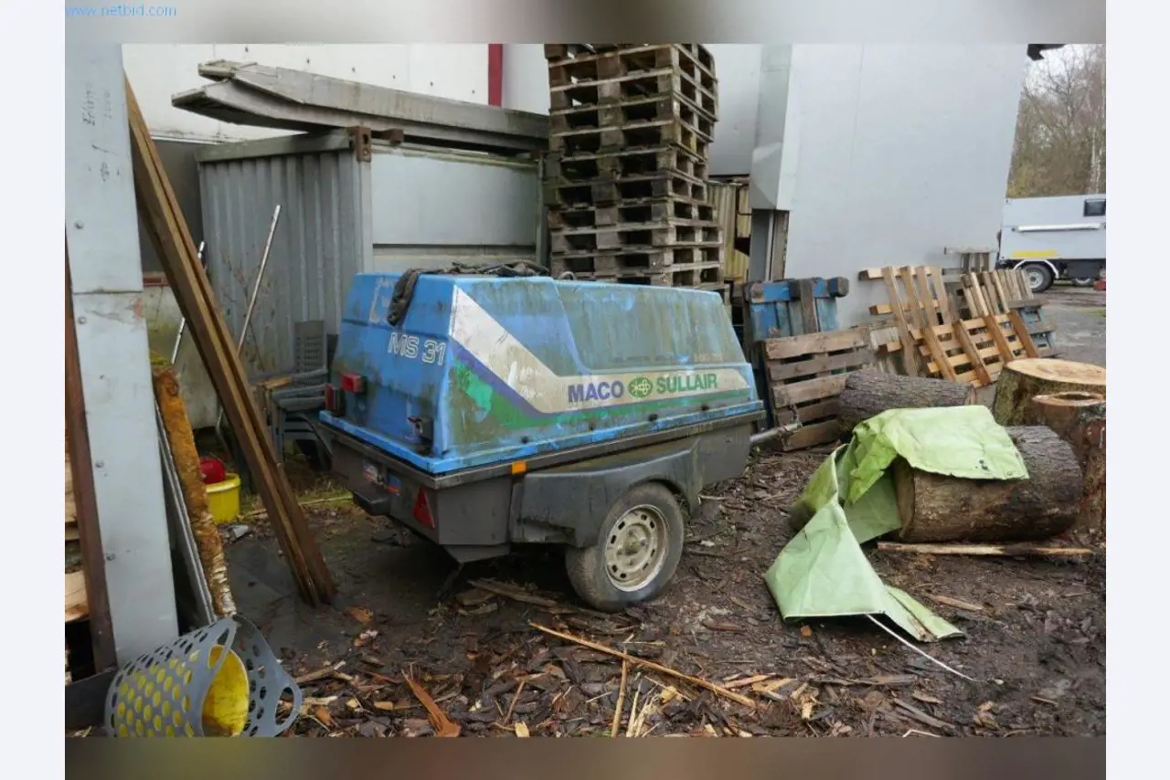 Stroje, provozní a kancelářské vybavení, zásoby, montážní materiál a vozidla-2