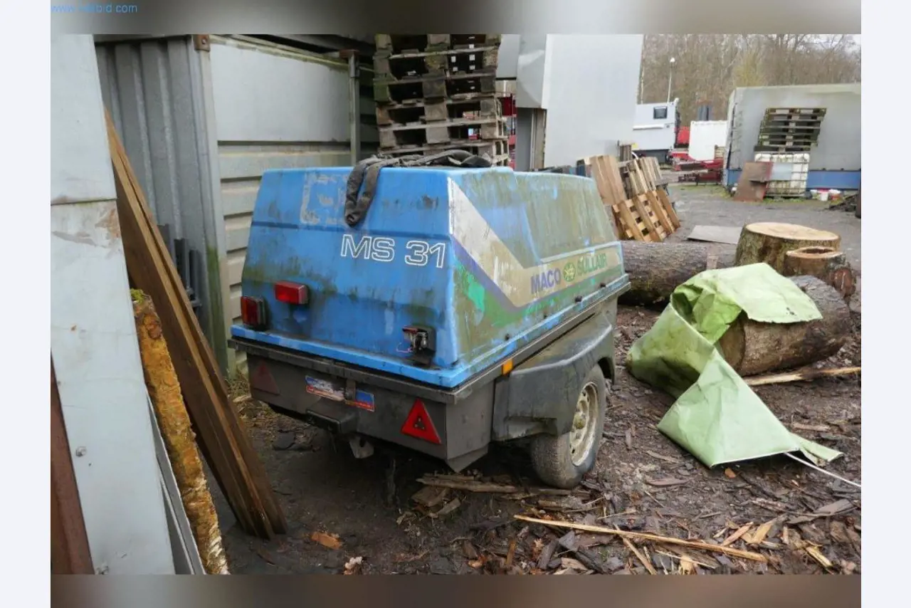 Stroje, provozní a kancelářské vybavení, zásoby, montážní materiál a vozidla-3