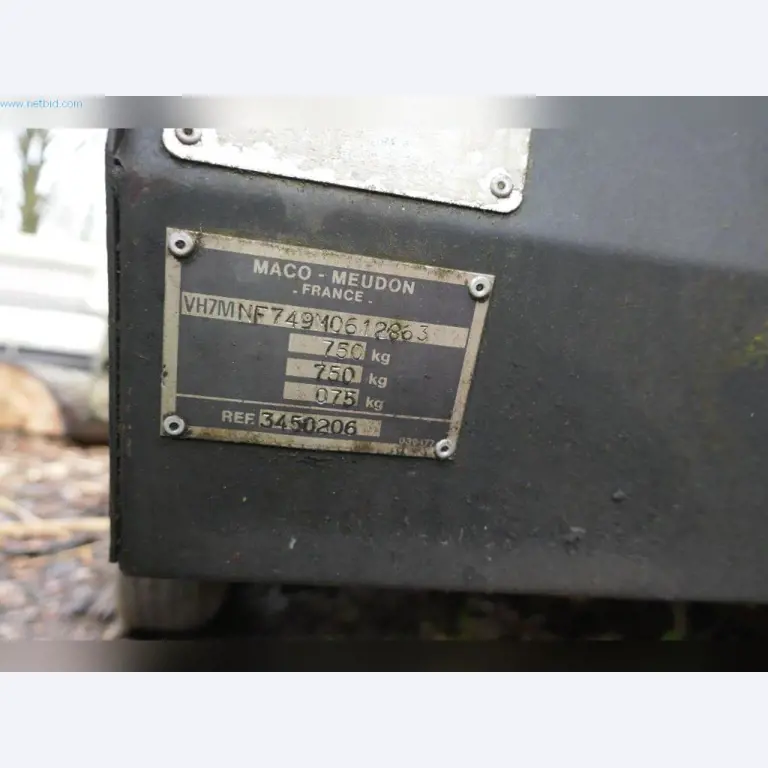 Stroje, provozní a kancelářské vybavení, zásoby, montážní materiál a vozidla-4