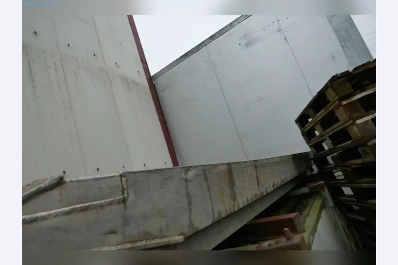 Stroje, provozní a kancelářské vybavení, zásoby, montážní materiál a vozidla-3