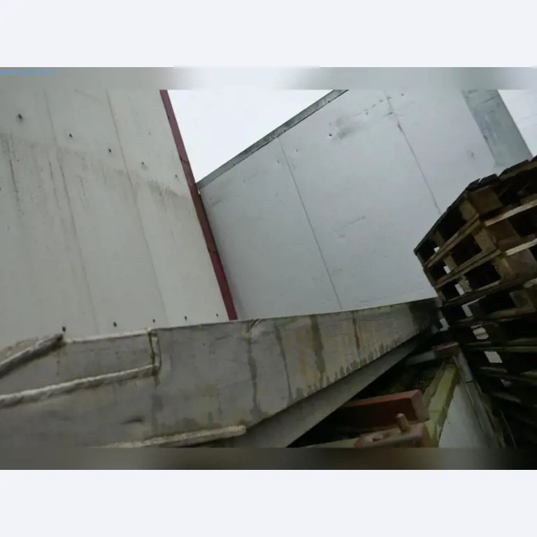 Stroje, provozní a kancelářské vybavení, zásoby, montážní materiál a vozidla-3