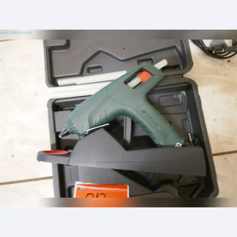 Stroje, provozní a kancelářské vybavení, zásoby, montážní materiál a vozidla-10