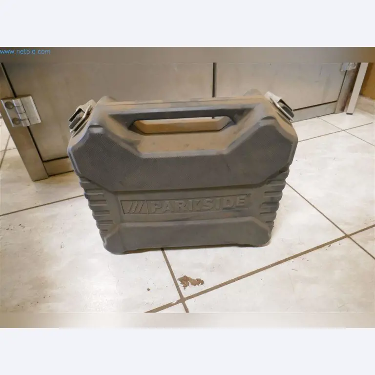 Stroje, provozní a kancelářské vybavení, zásoby, montážní materiál a vozidla-11